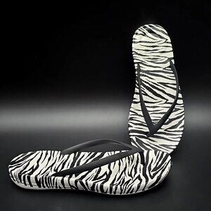FitFlop IQushion Flip Flops Zebra Print Ergonomic Sandals Women's Size 6
